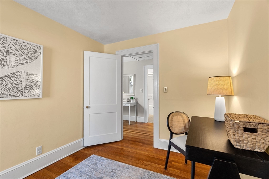 24 Gladstone St Wakefield, MA 01880