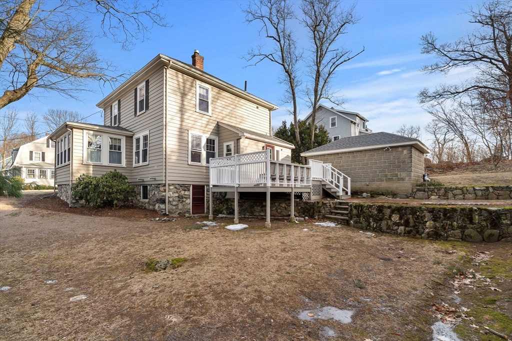 24 Gladstone St Wakefield, MA 01880