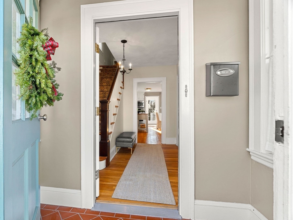 24 Gladstone St Wakefield, MA 01880