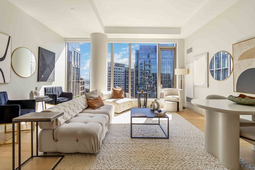 133 Seaport Blvd #2007