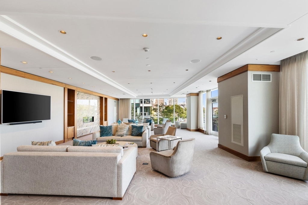 50 Liberty Dr #10K Boston, MA 02210 50 Liberty Dr #10K Boston, MA 02210