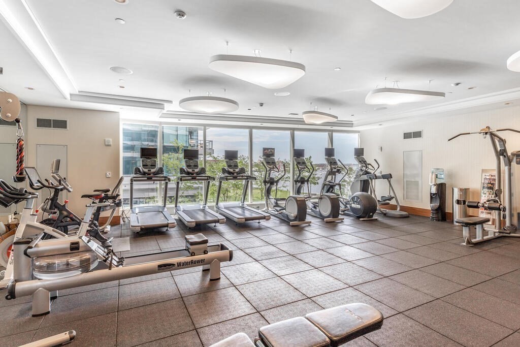 50 Liberty Dr #10K Boston, MA 02210 50 Liberty Dr #10K Boston, MA 02210