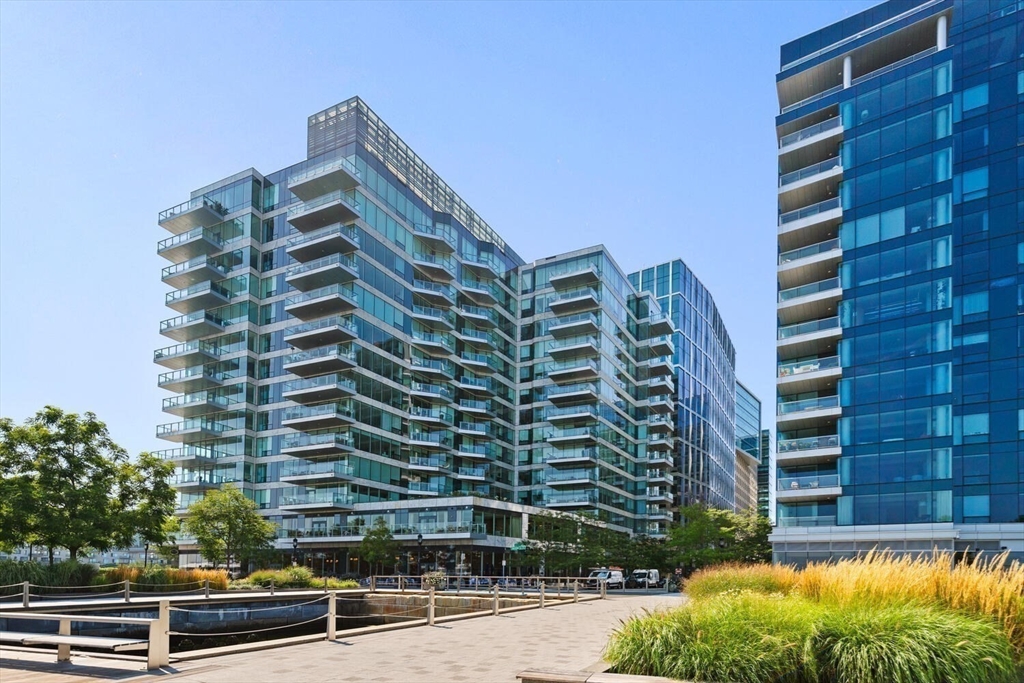 50 Liberty Dr #10K Boston, MA 02210 50 Liberty Dr #10K Boston, MA 02210