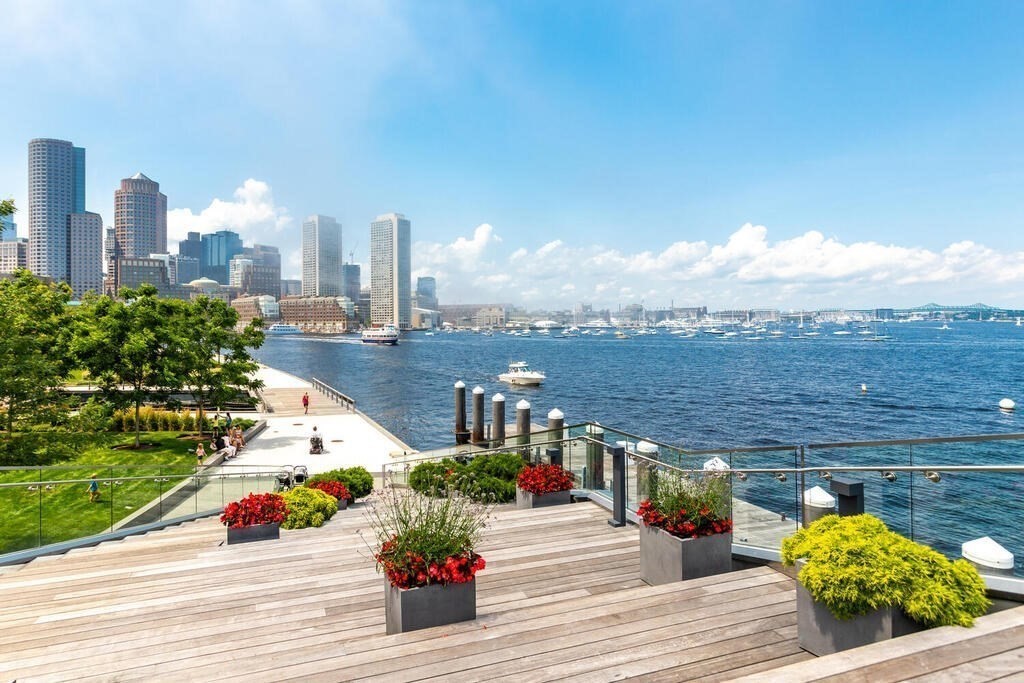 50 Liberty Dr #10K Boston, MA 02210 50 Liberty Dr #10K Boston, MA 02210