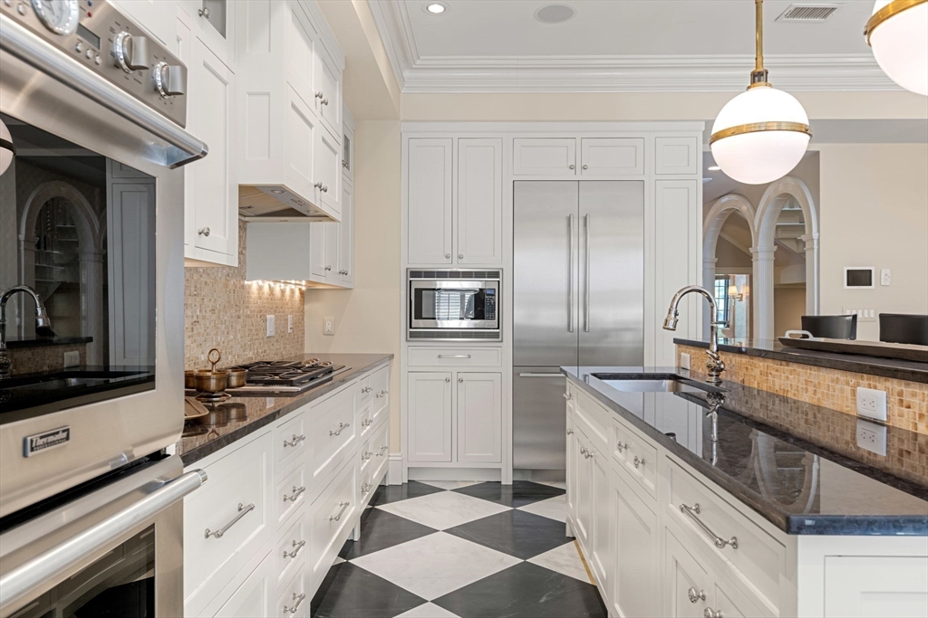 190 Marlborough St #C