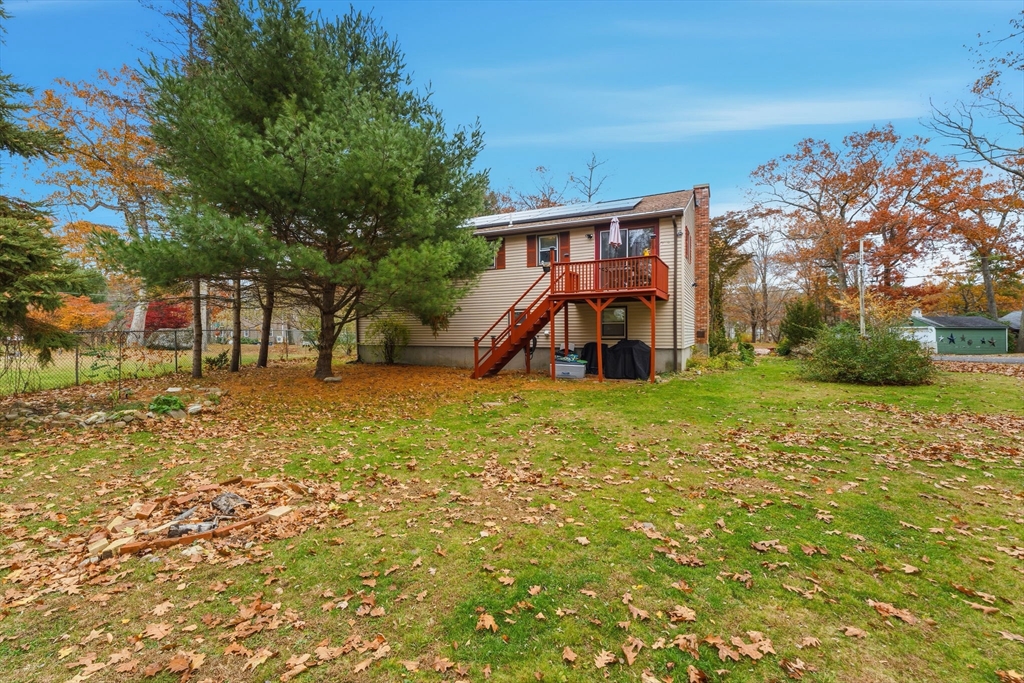 26 Wakefield Ave Webster, MA 01570