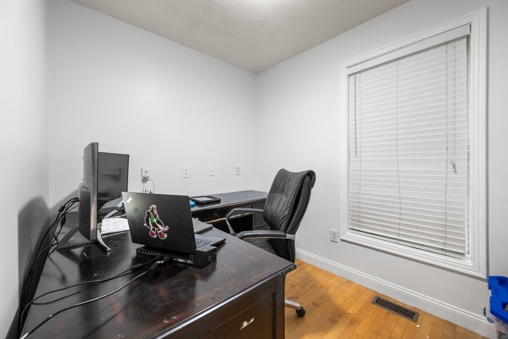 772 Main St #2 Wakefield, MA 01880