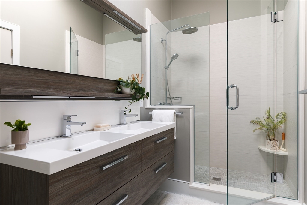 11 Tannery Brk Row #3 Somerville, MA 02144