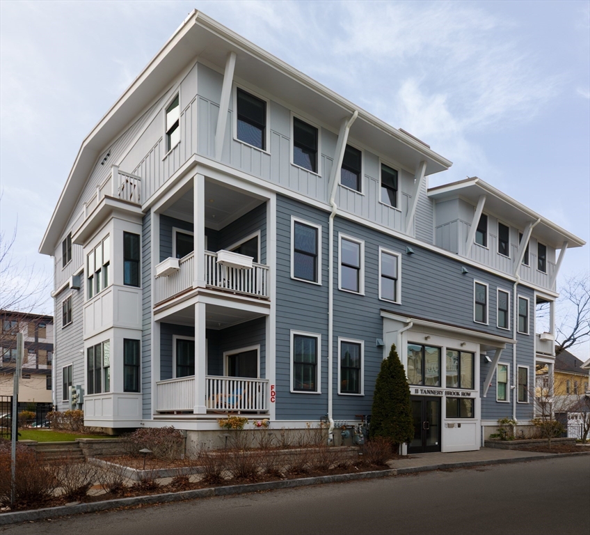 11 Tannery Brk Row #3 Somerville, MA 02144