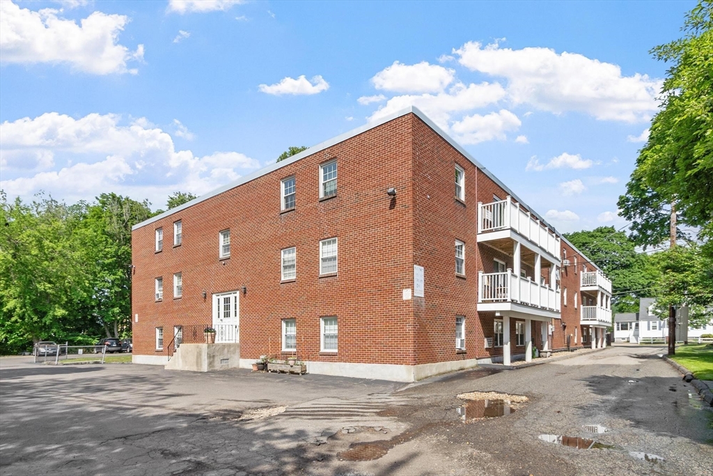 276 Albion St #12 Wakefield, MA 01880