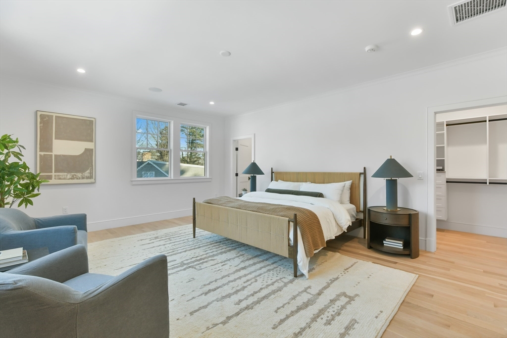 38 Parker Rd Wellesley, MA 02482