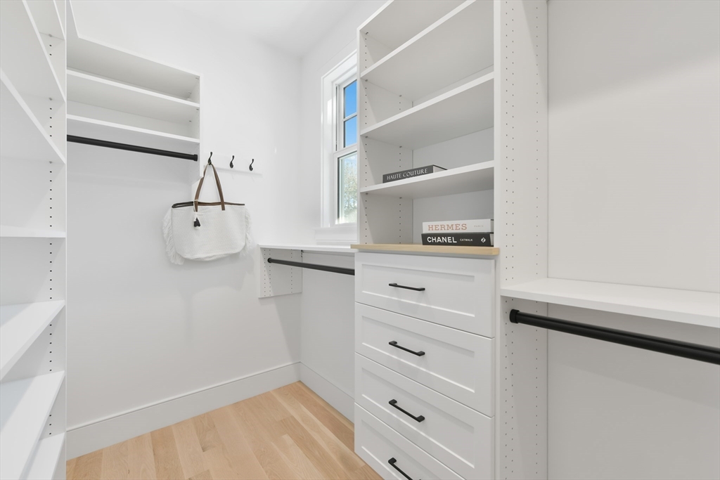 38 Parker Rd Wellesley, MA 02482