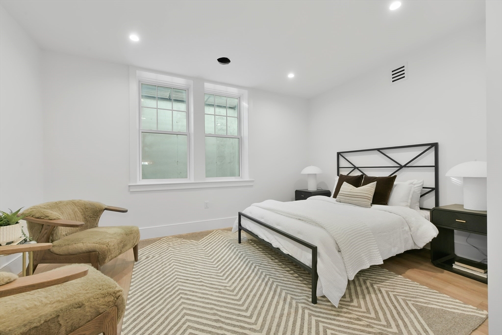 38 Parker Rd Wellesley, MA 02482