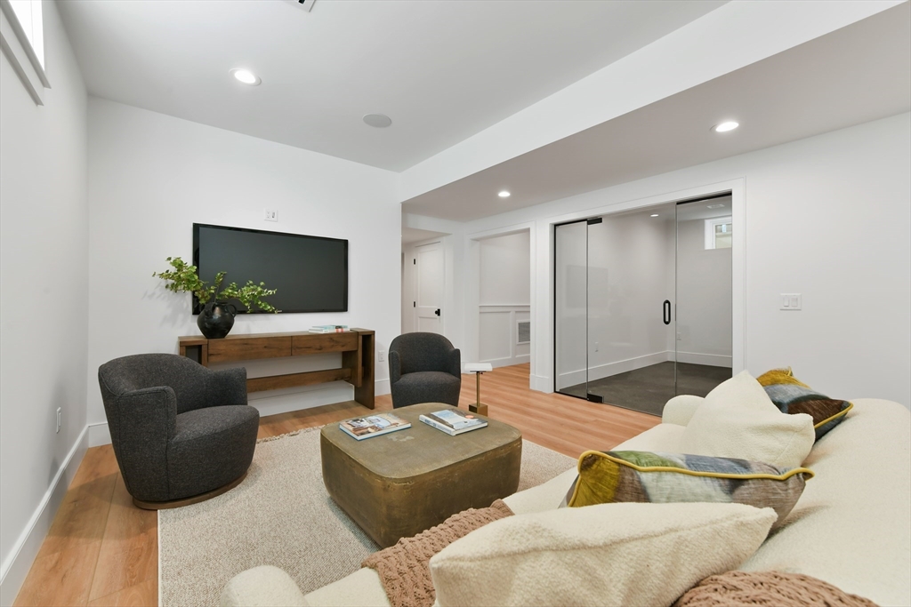 38 Parker Rd Wellesley, MA 02482