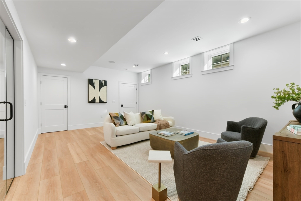 38 Parker Rd Wellesley, MA 02482