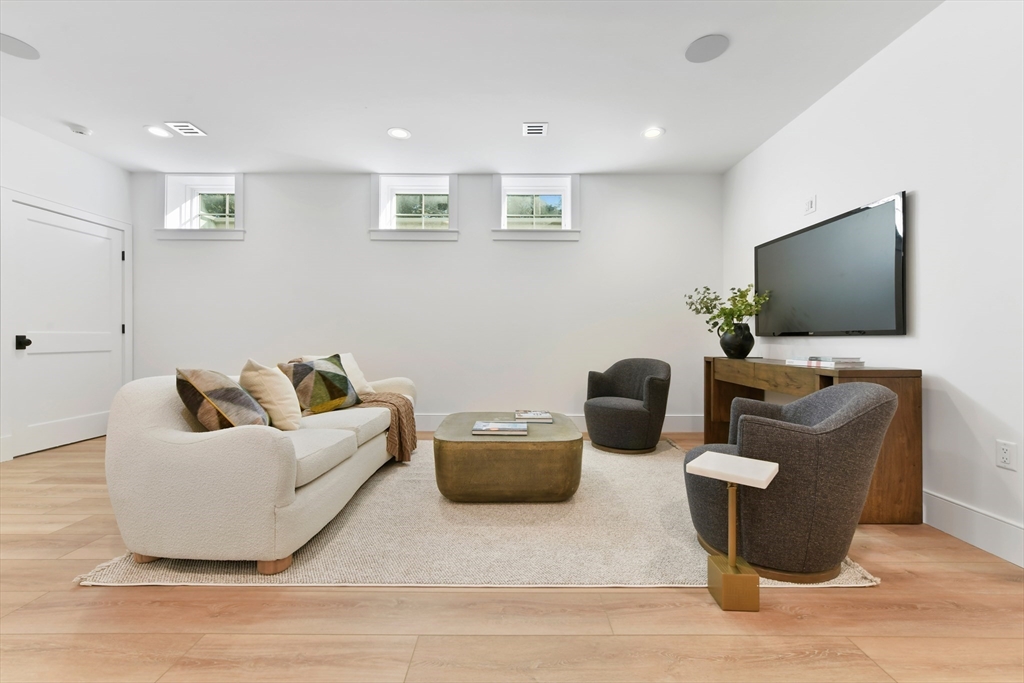 38 Parker Rd Wellesley, MA 02482