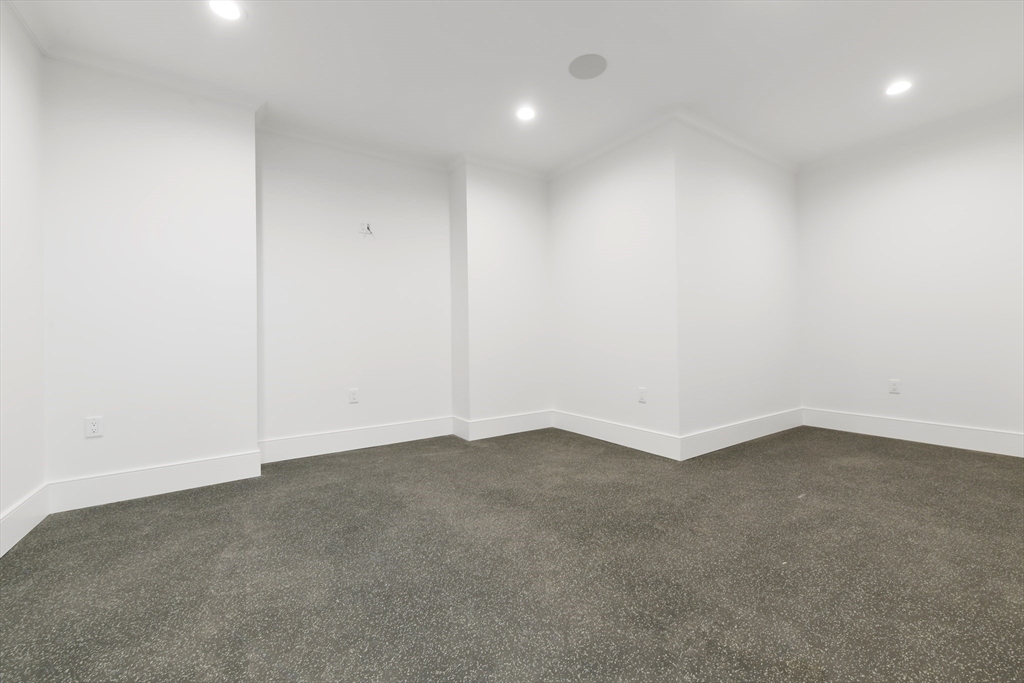 38 Parker Rd Wellesley, MA 02482