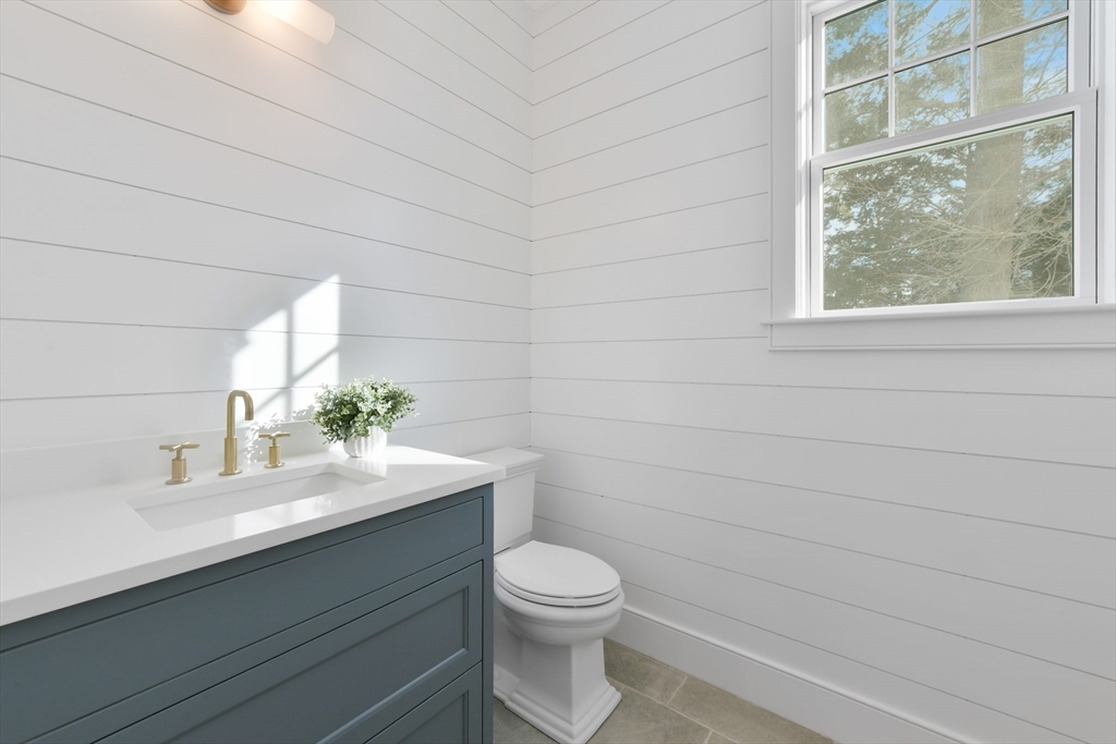 38 Parker Rd Wellesley, MA 02482