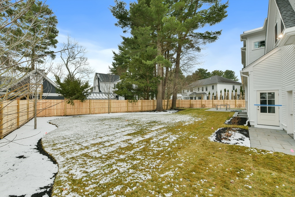 38 Parker Rd Wellesley, MA 02482