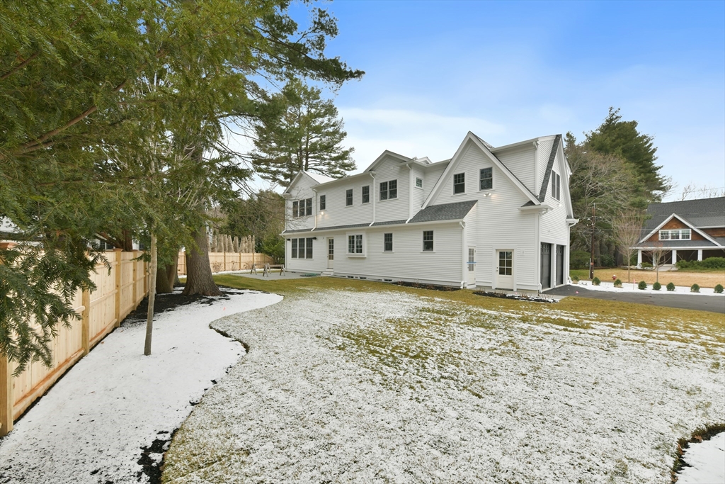 38 Parker Rd Wellesley, MA 02482