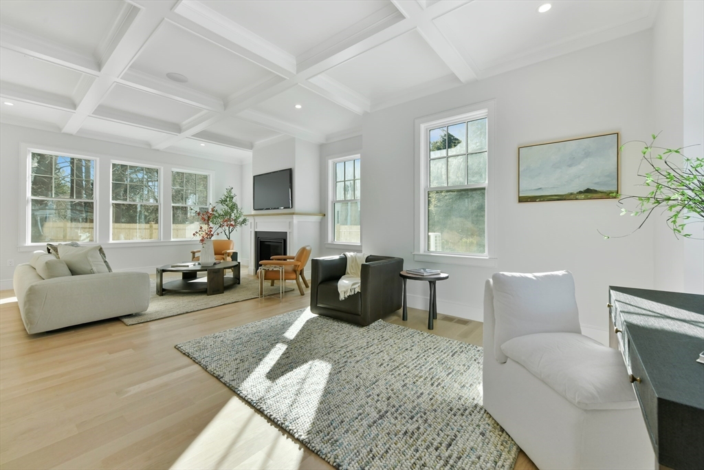 38 Parker Rd Wellesley, MA 02482