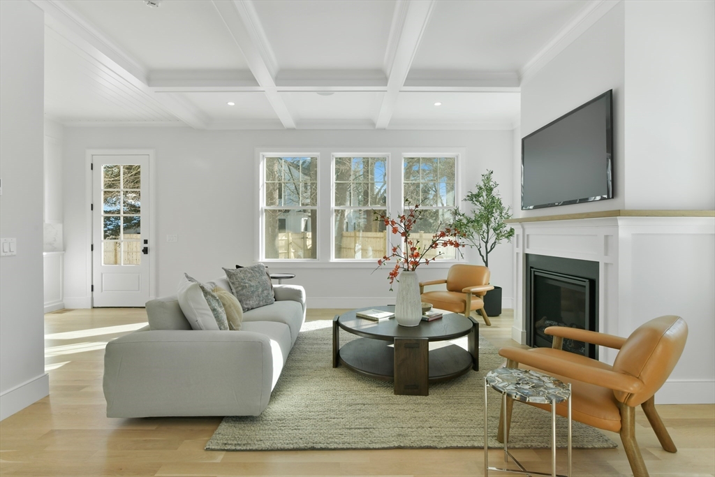 38 Parker Rd Wellesley, MA 02482