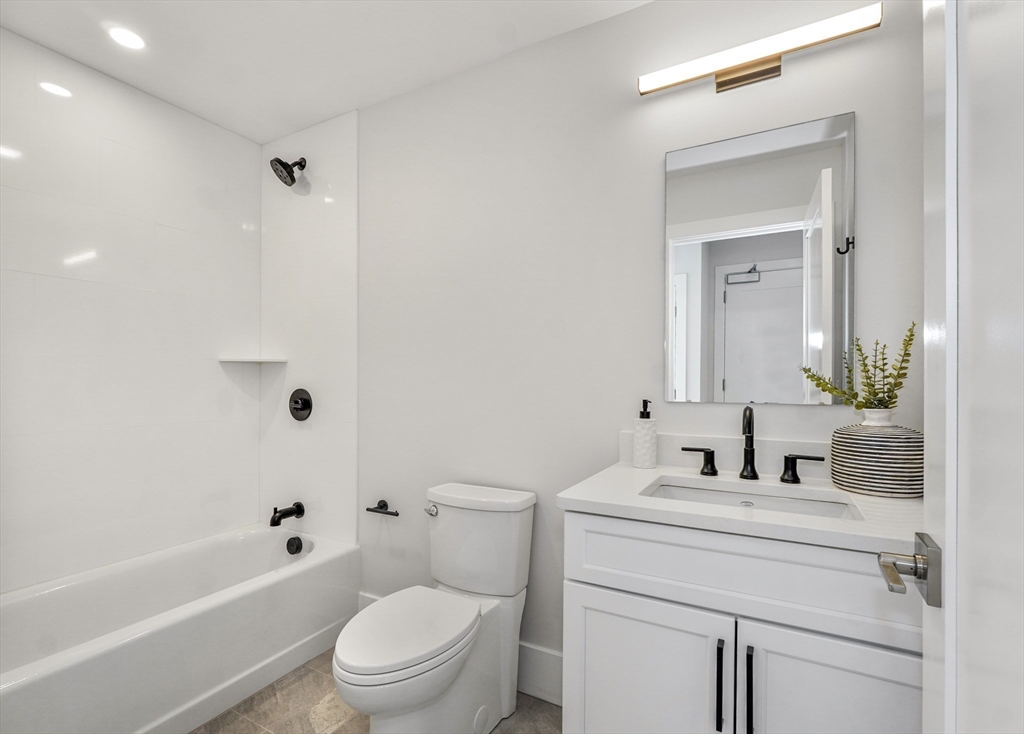 62 Foundry St #505 Wakefield, MA 01880