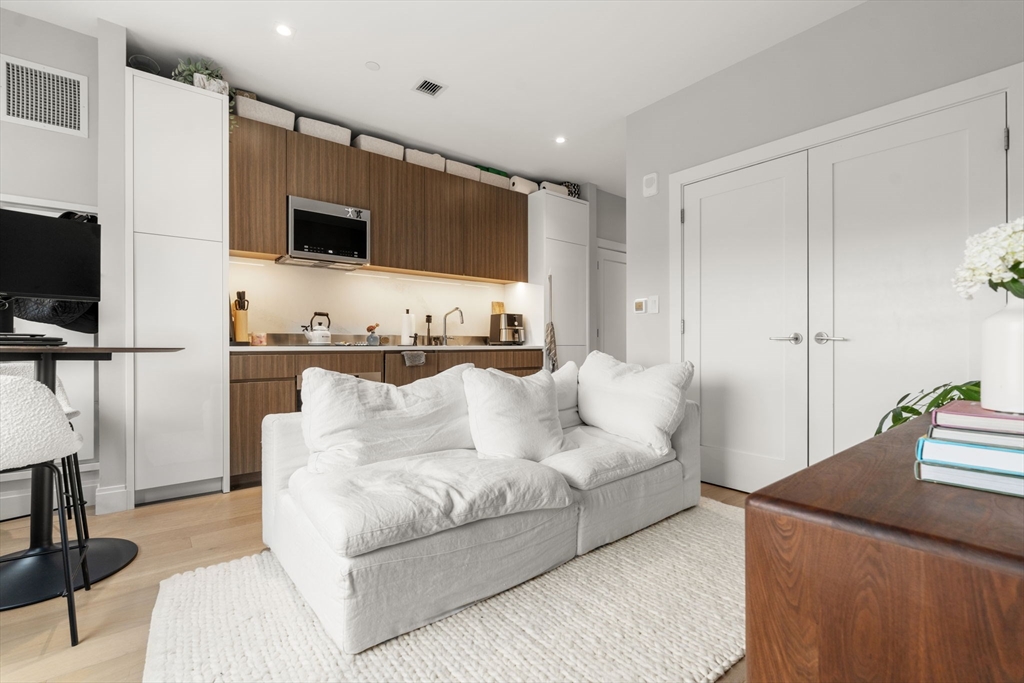 100 Shawmut Ave #908 Boston, MA 02118