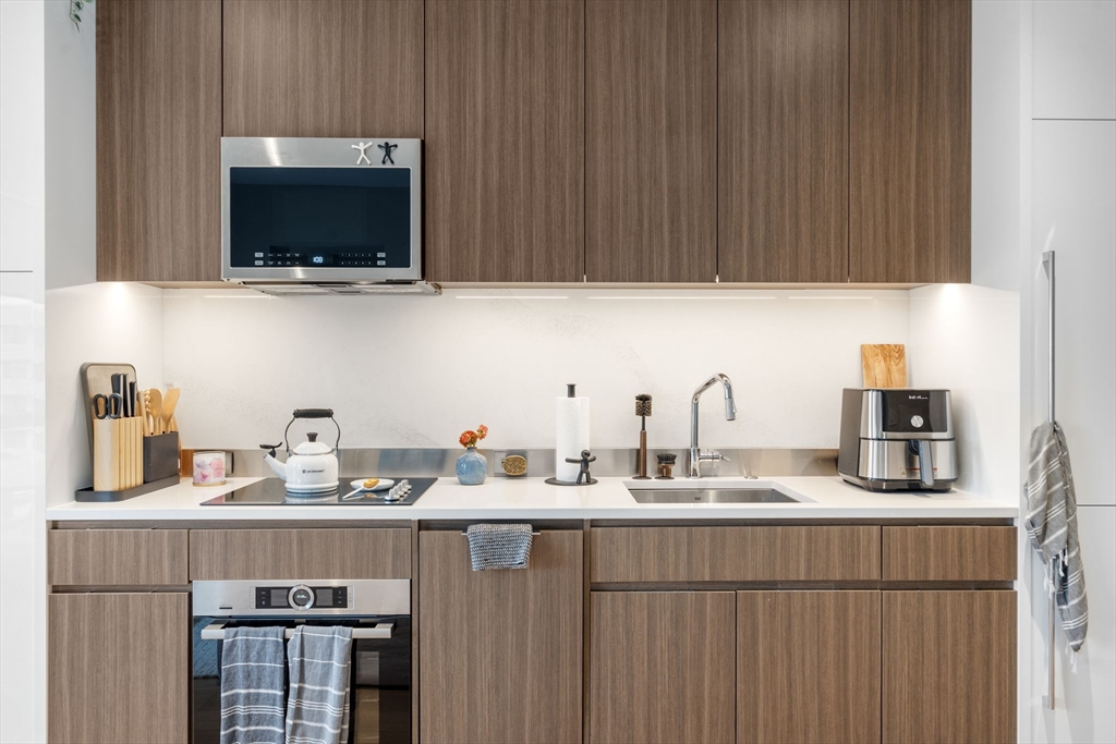 100 Shawmut Ave #908 Boston, MA 02118