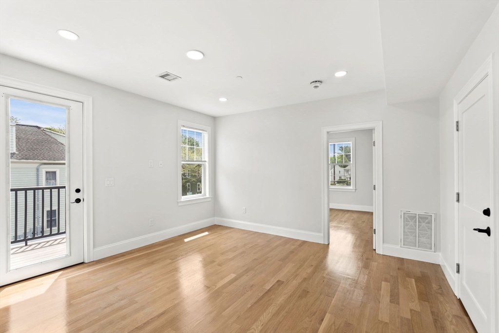 4 Wakefield Ave #4 Wakefield, MA 01880