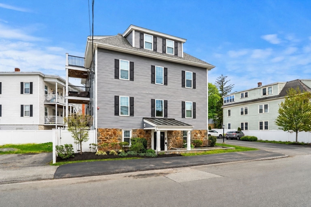 4 Wakefield Ave #4 Wakefield, MA 01880