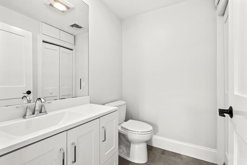 4 Wakefield Ave #4 Wakefield, MA 01880