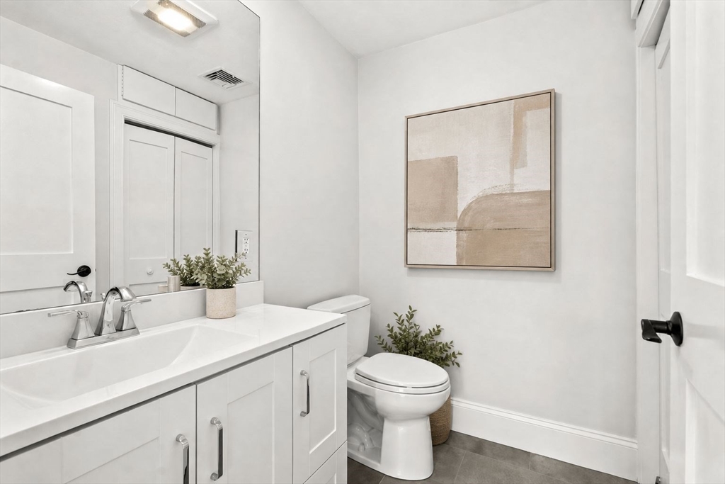 4 Wakefield Ave #4 Wakefield, MA 01880