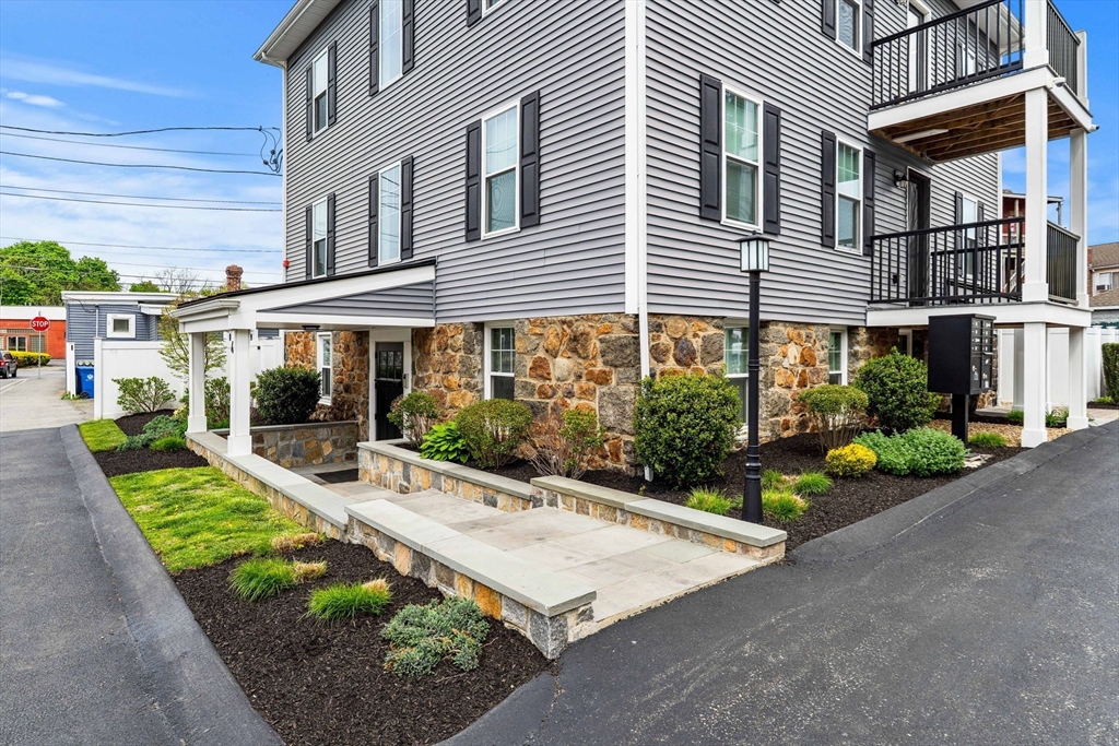 4 Wakefield Ave #4 Wakefield, MA 01880