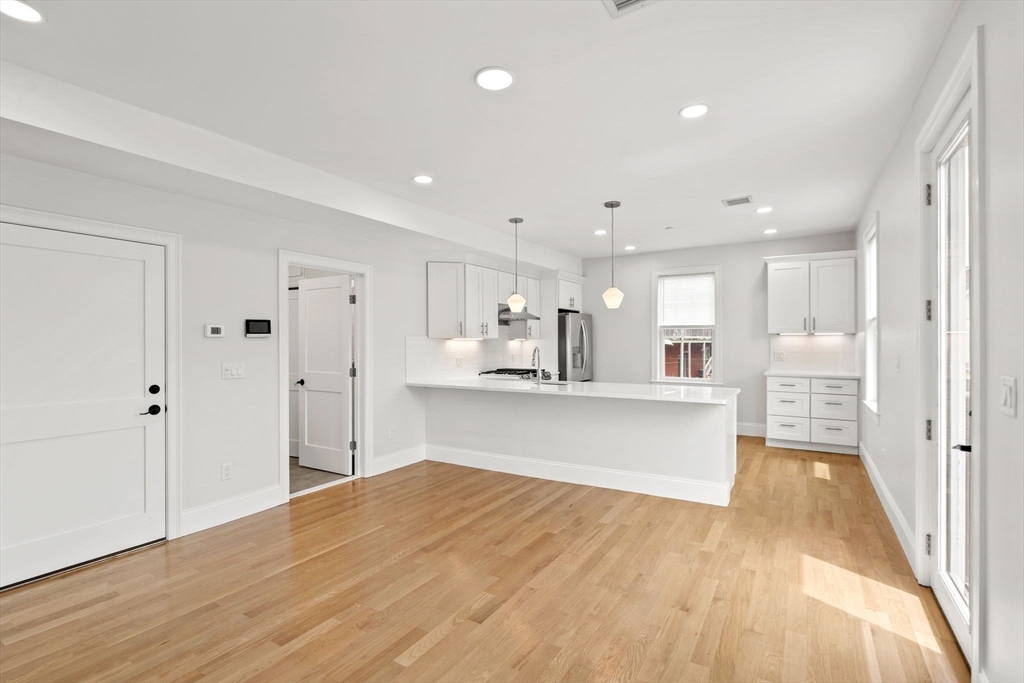 4 Wakefield Ave #4 Wakefield, MA 01880