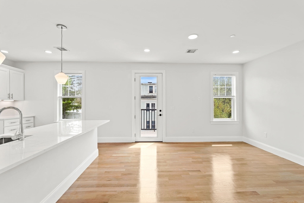 4 Wakefield Ave #4 Wakefield, MA 01880