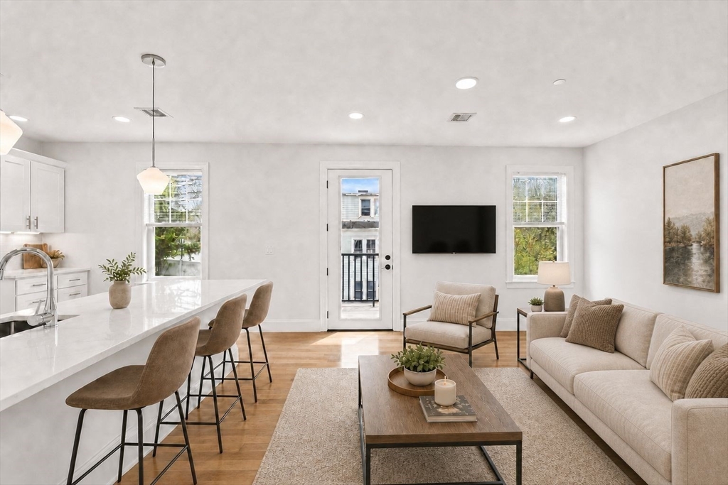 4 Wakefield Ave #4 Wakefield, MA 01880