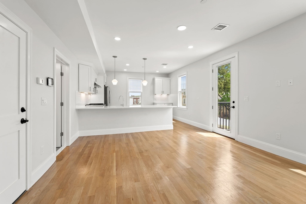 4 Wakefield Ave #4 Wakefield, MA 01880