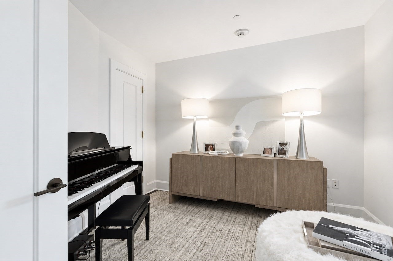 430 uart St #32A Boston, MA 02116
